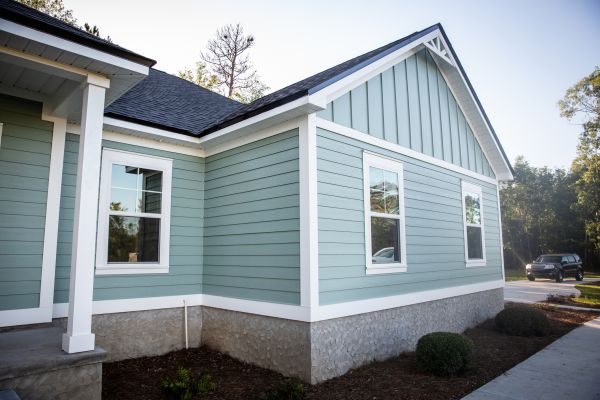 Board Siding Repair in Crestview